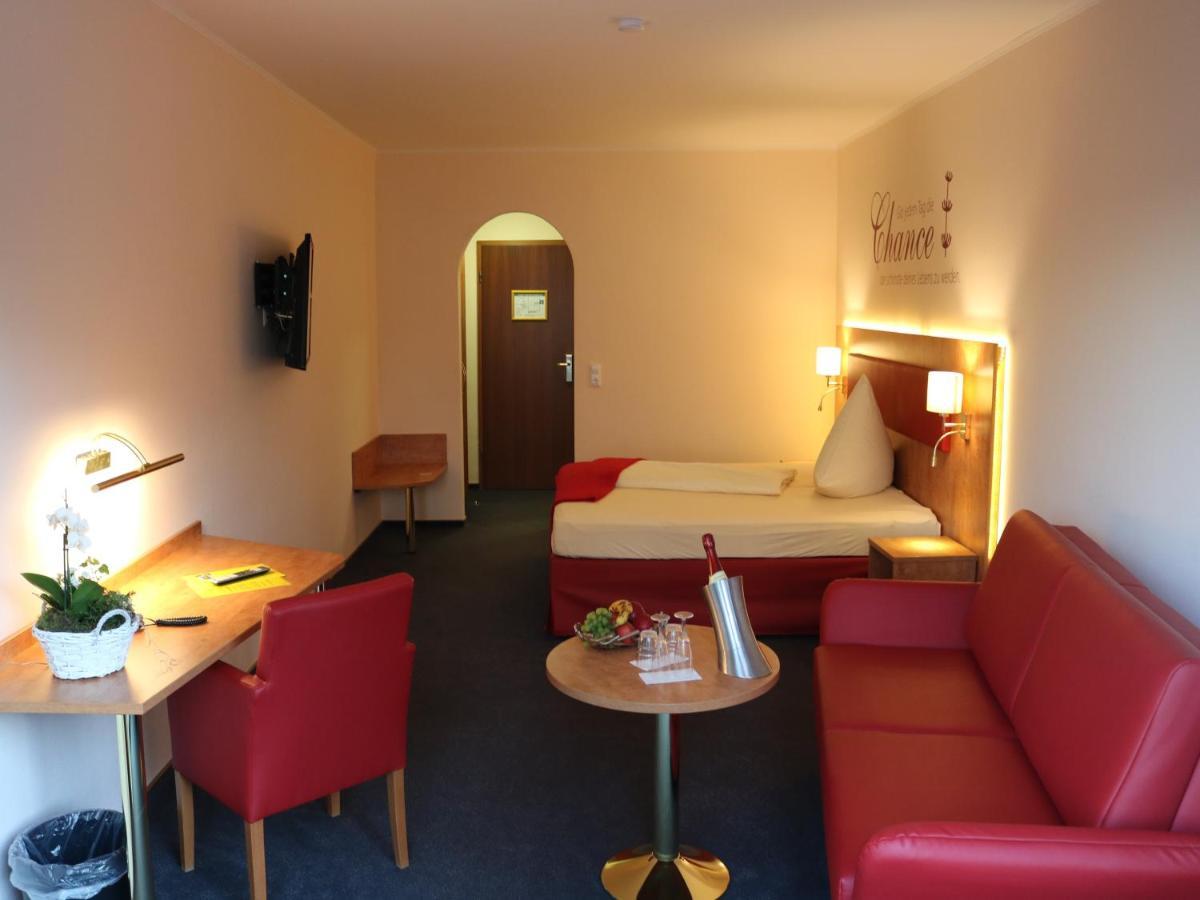 Hotel Häfner Bad Schonborn Exteriör bild