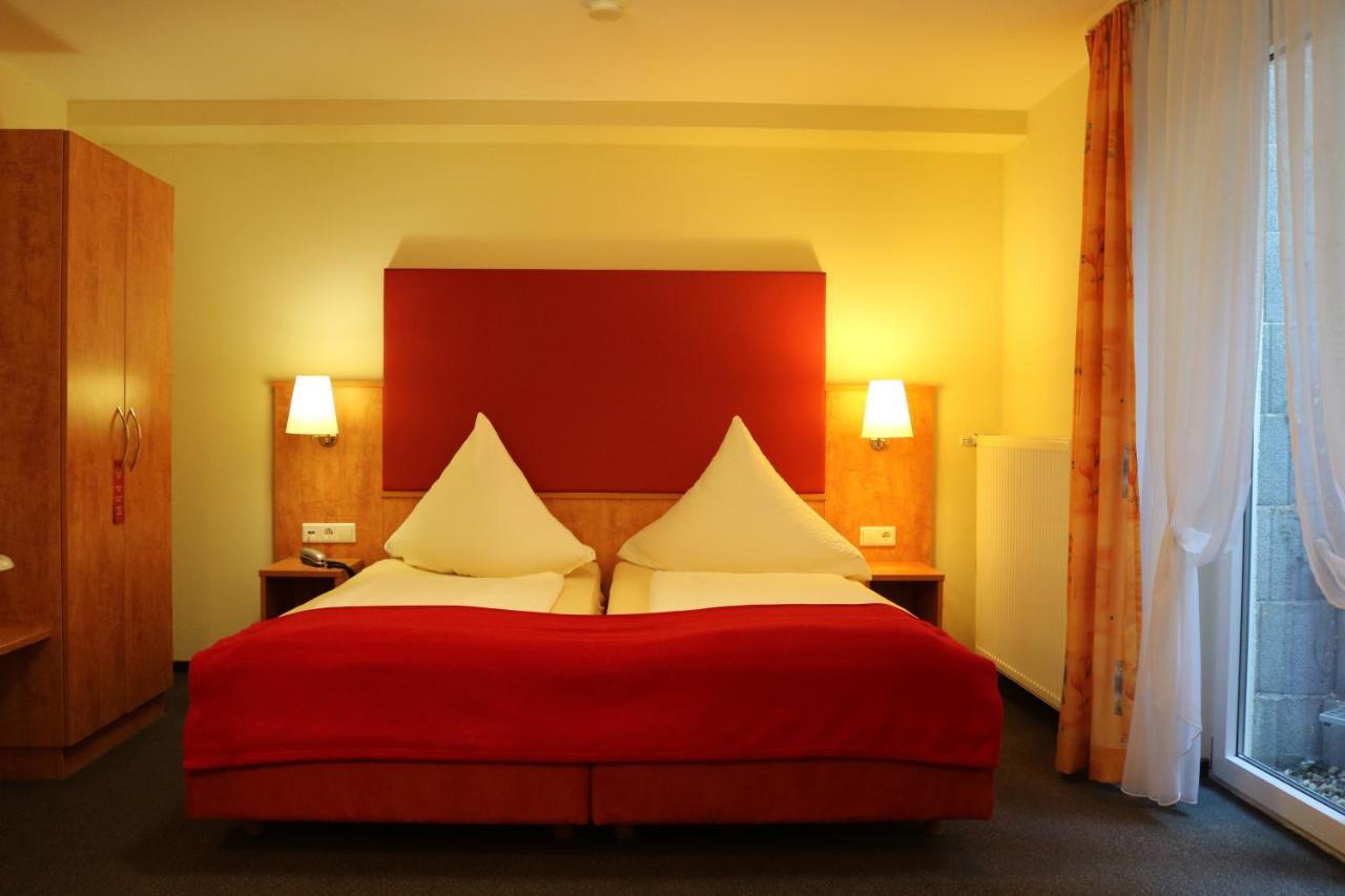 Hotel Häfner Bad Schonborn Exteriör bild