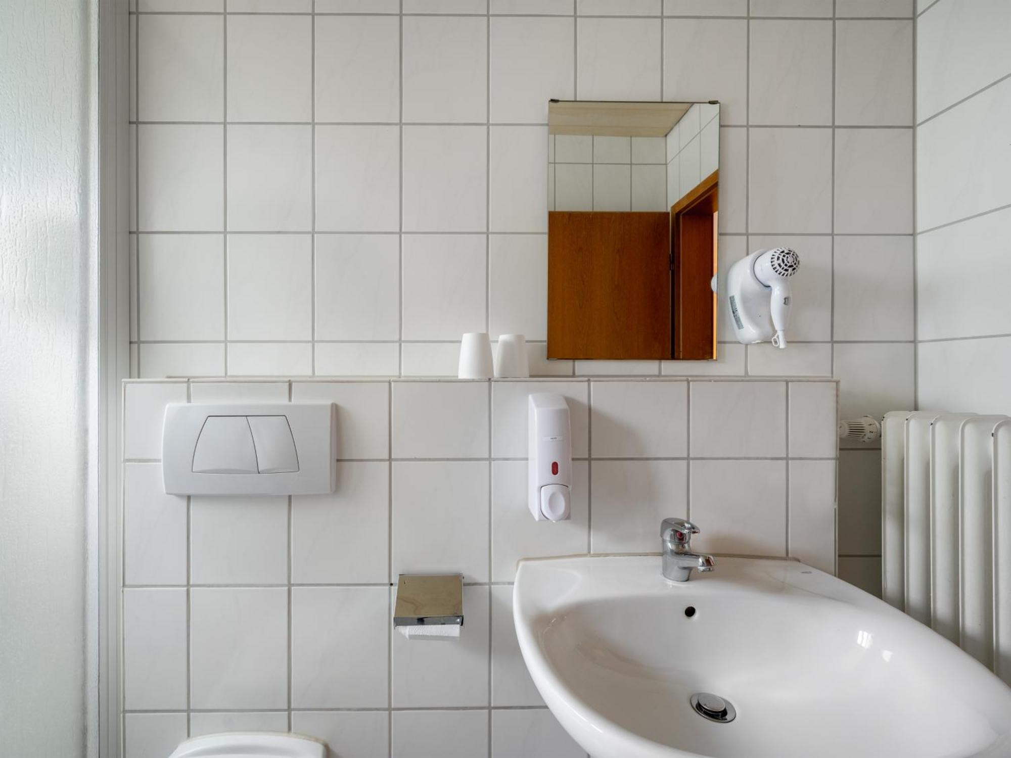 Hotel Häfner Bad Schonborn Rum bild